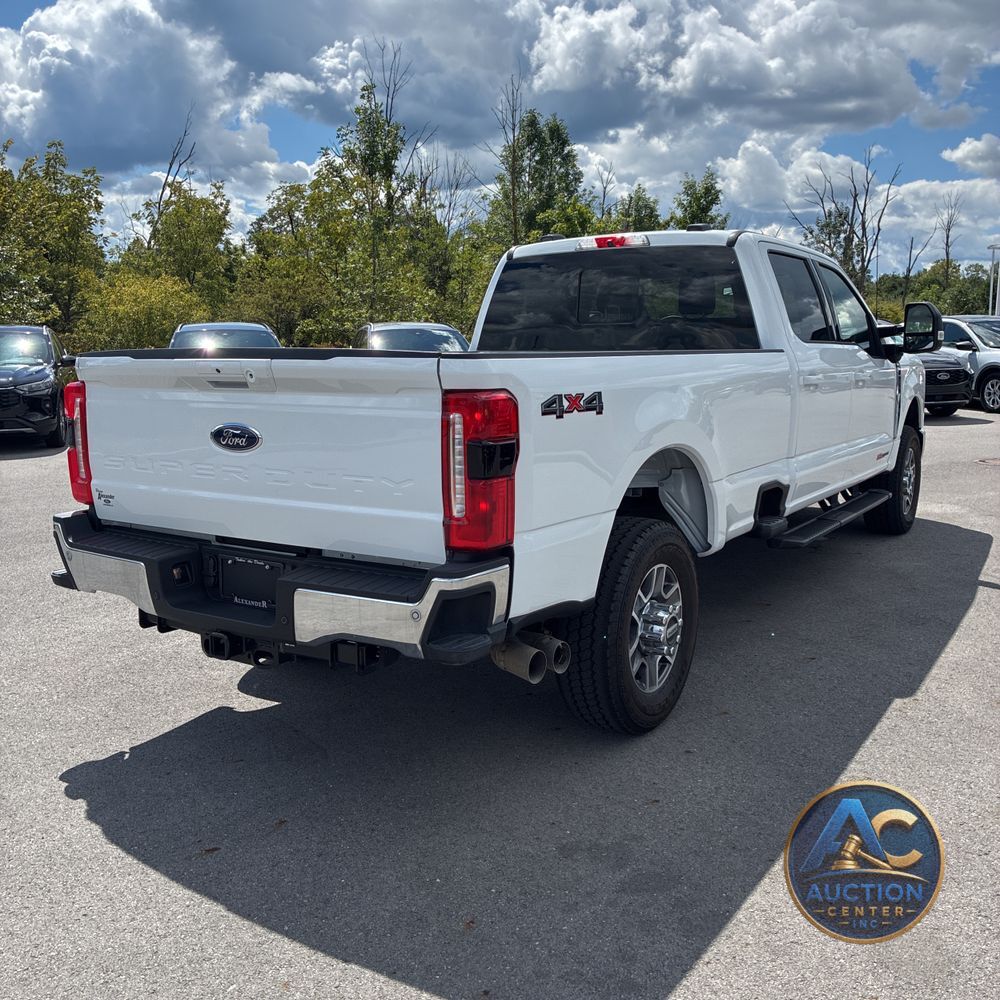 2024 Ford F350 S/D Lariat