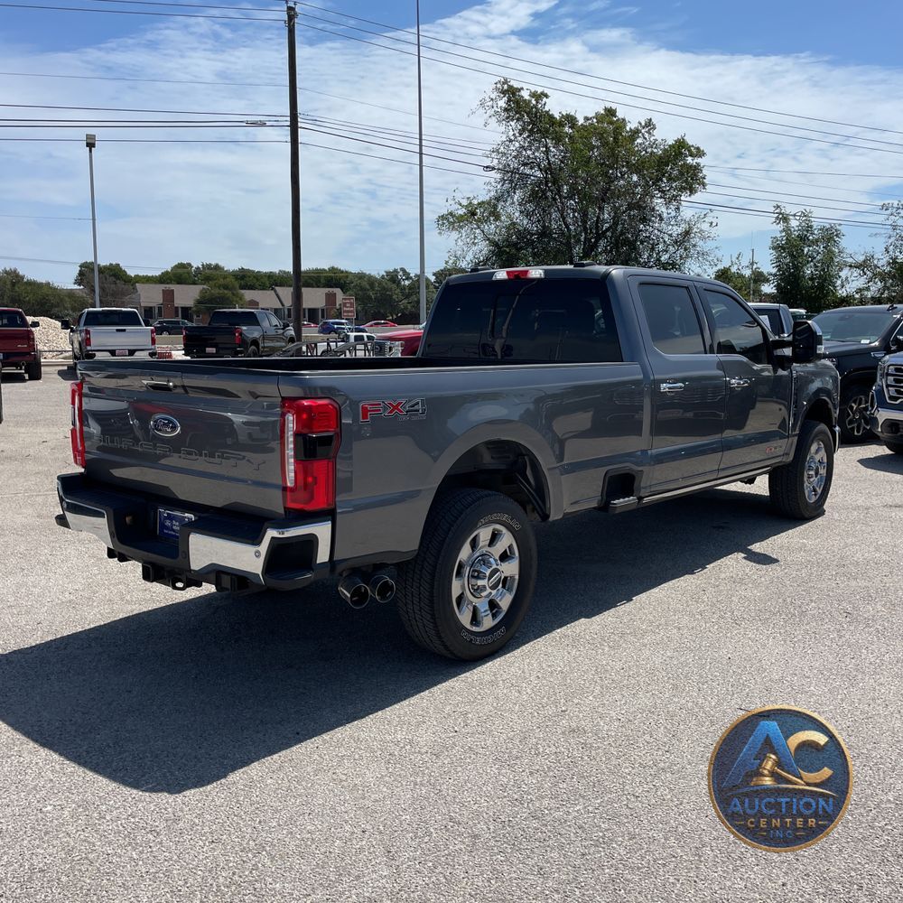 2024 Ford F-350 Super Duty Lariat