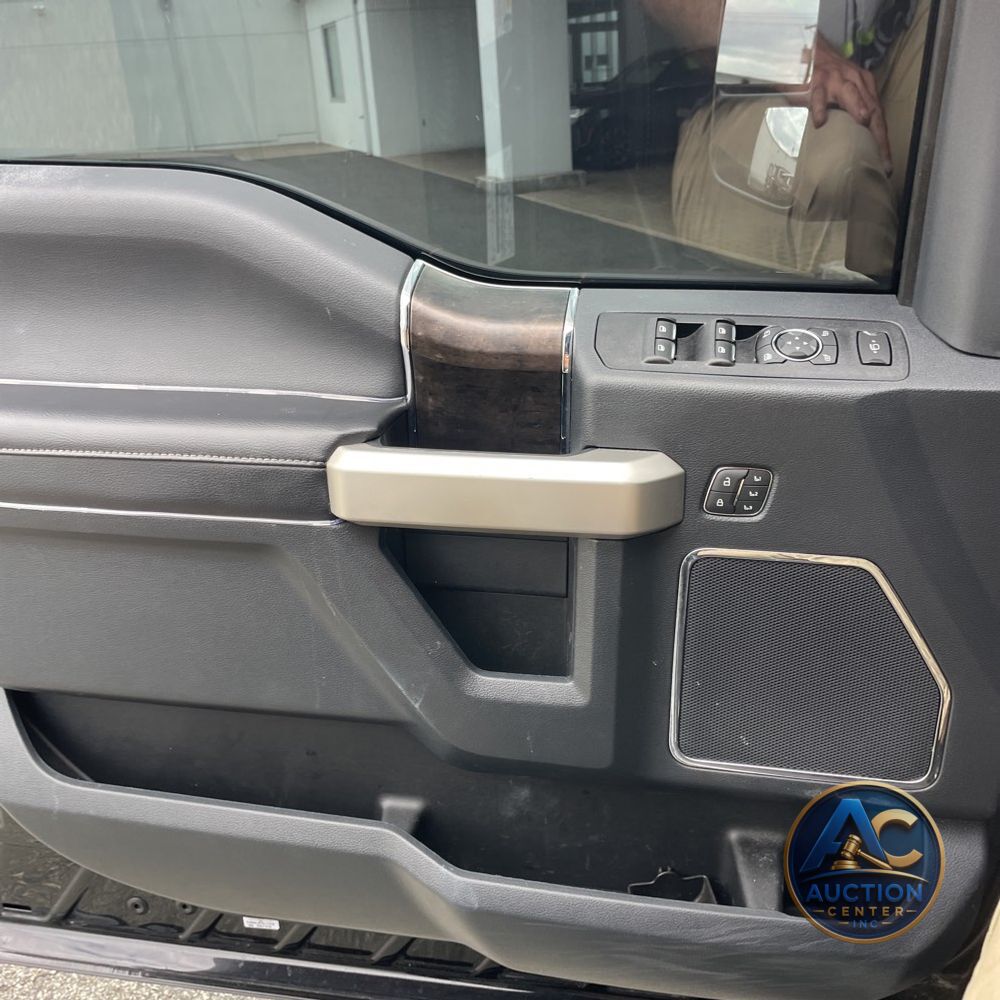 2022 Ford F-350 Super Duty Lariat