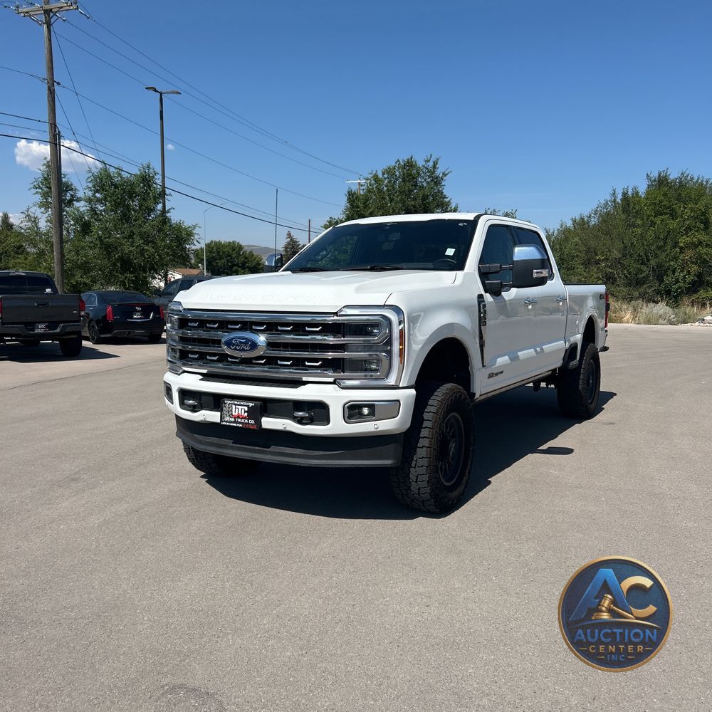 2023 Ford F350 S/D Platinum