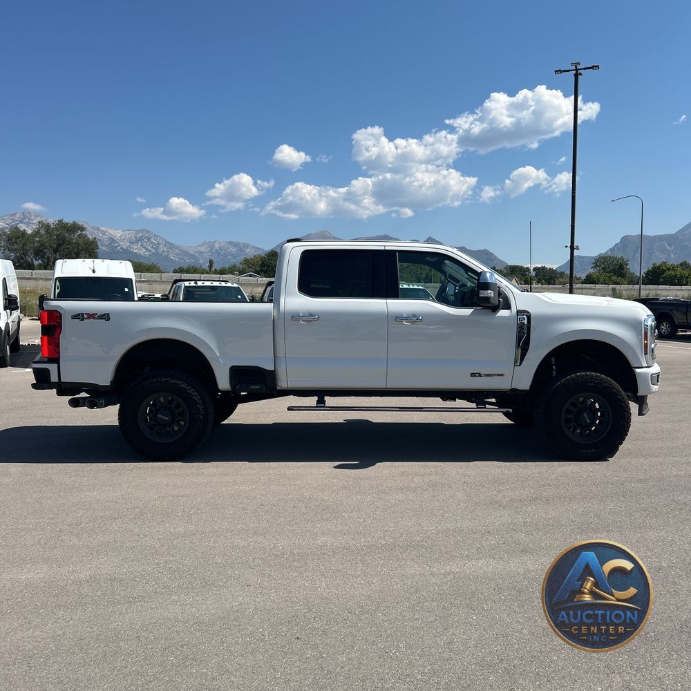 2023 Ford F350 S/D Platinum
