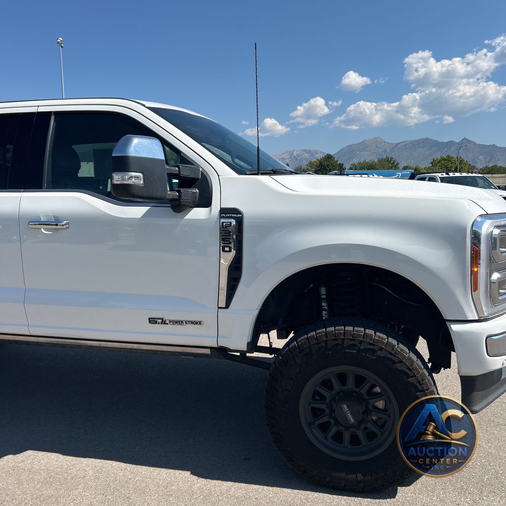 2023 Ford F350 S/D Platinum