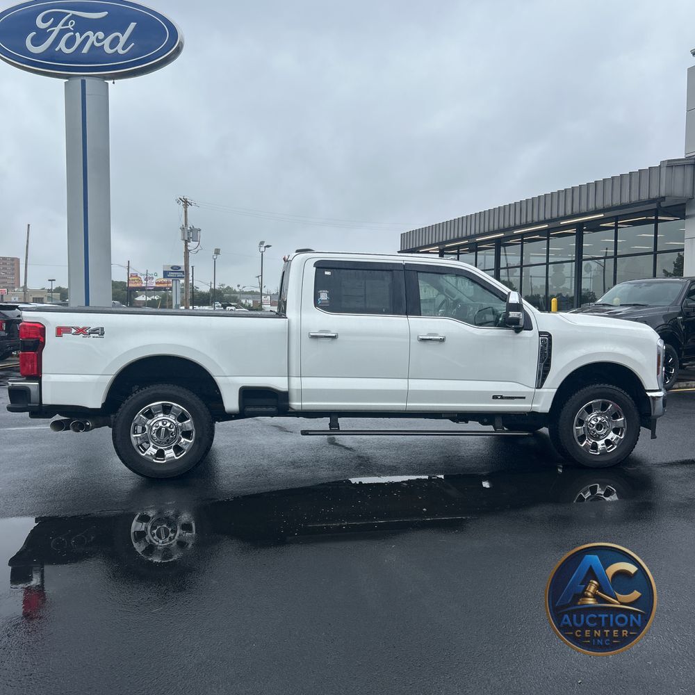 2025 Ford F-350 Super Duty Lariat