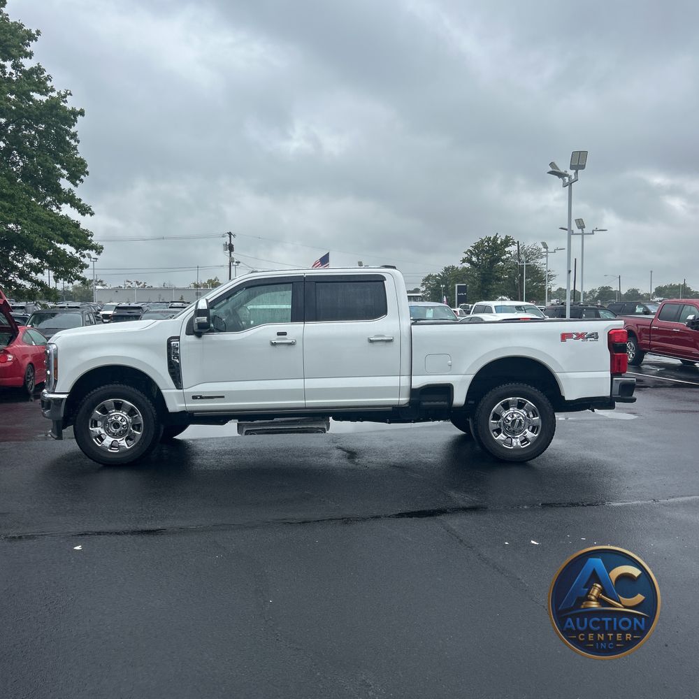 2025 Ford F-350 Super Duty Lariat