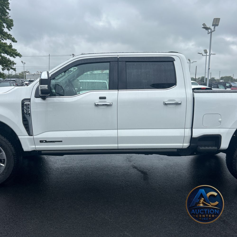 2025 Ford F-350 Super Duty Lariat