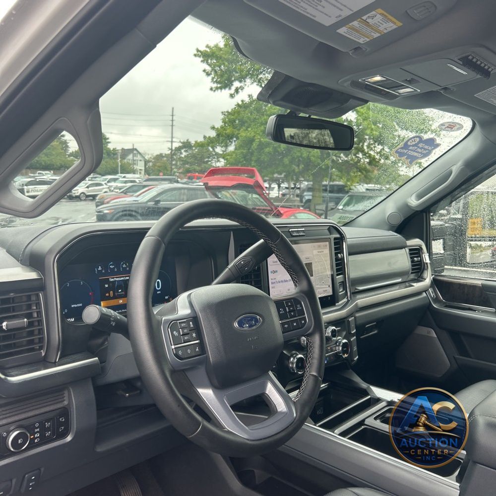 2025 Ford F-350 Super Duty Lariat