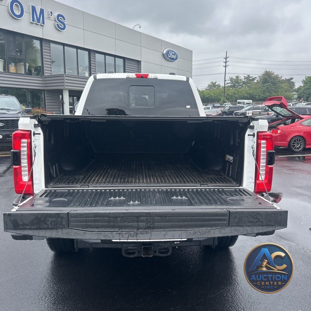2025 Ford F-350 Super Duty Lariat