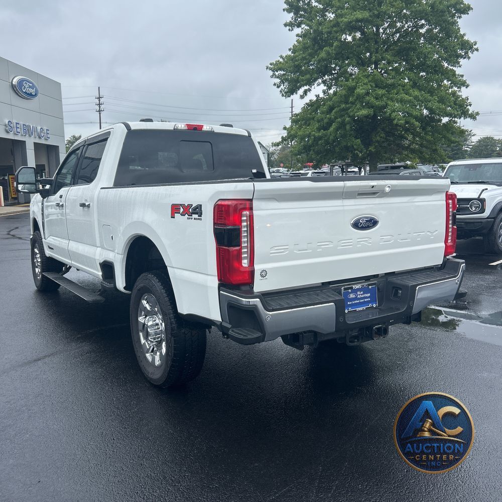 2025 Ford F-350 Super Duty Lariat