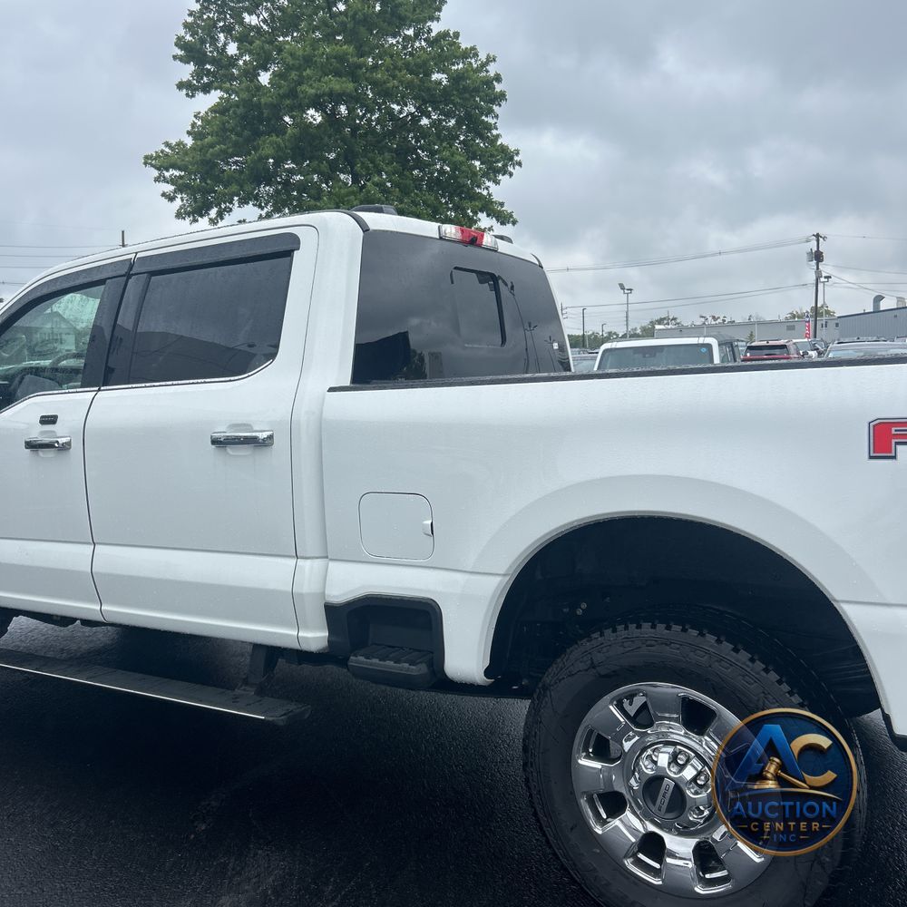 2025 Ford F-350 Super Duty Lariat