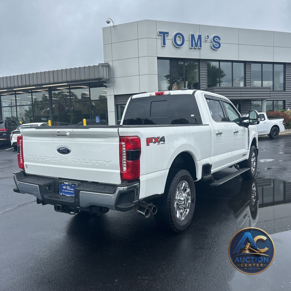2025 Ford F-350 Super Duty Lariat