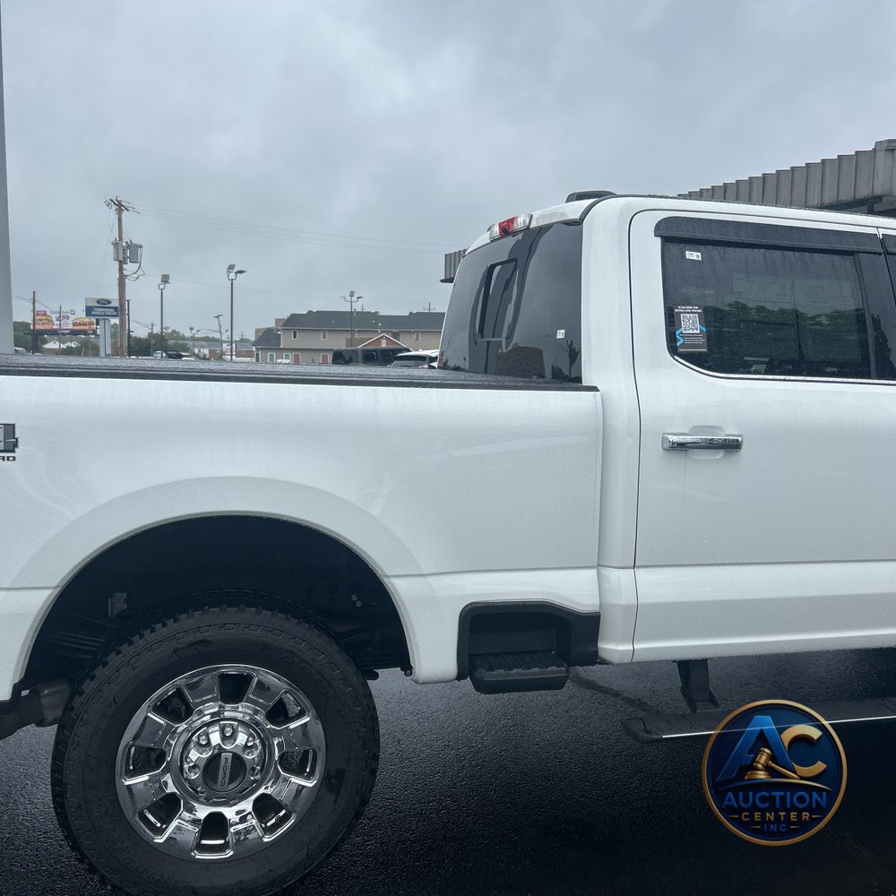 2025 Ford F-350 Super Duty Lariat