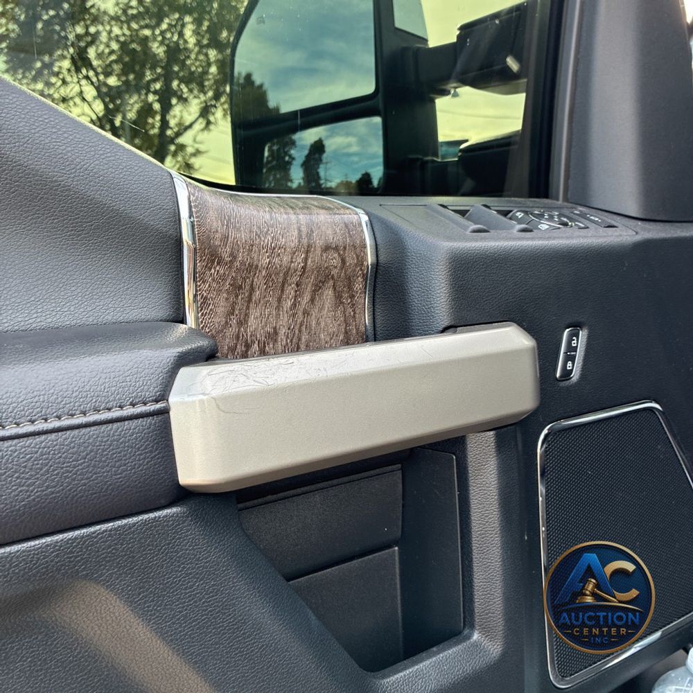 2017 Ford F-350 Super Duty Lariat