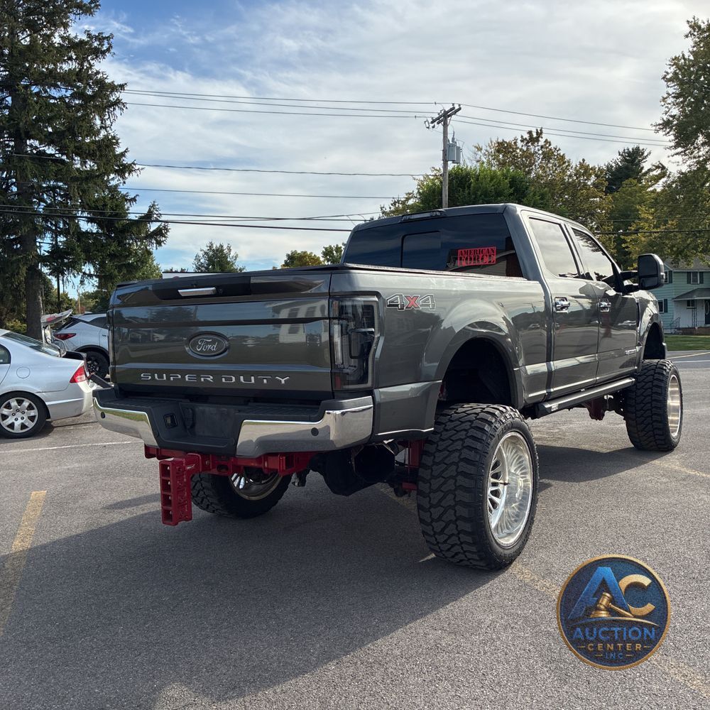 2017 Ford F-350 Super Duty Lariat