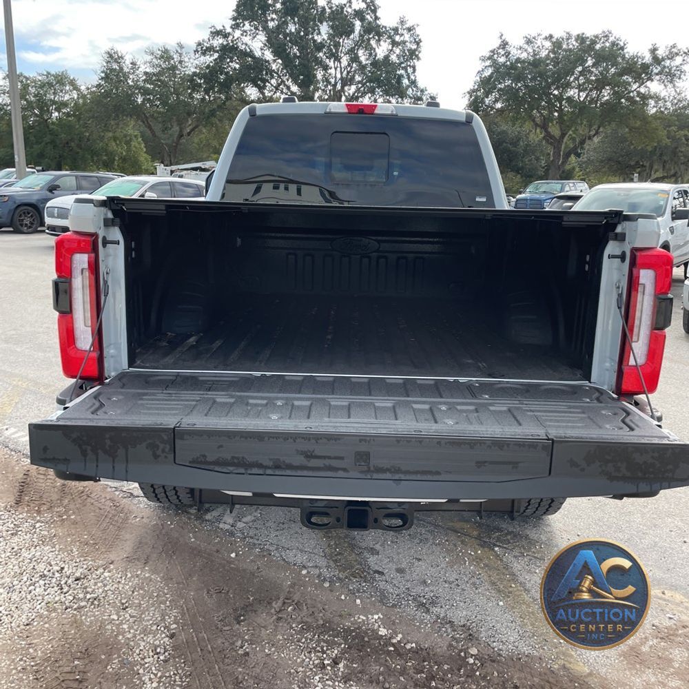 2025 Ford F-350 Super Duty Platinum
