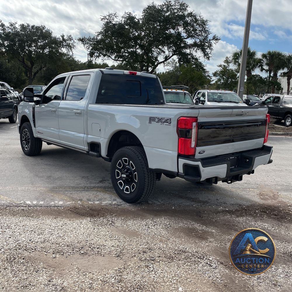 2025 Ford F-350 Super Duty Platinum