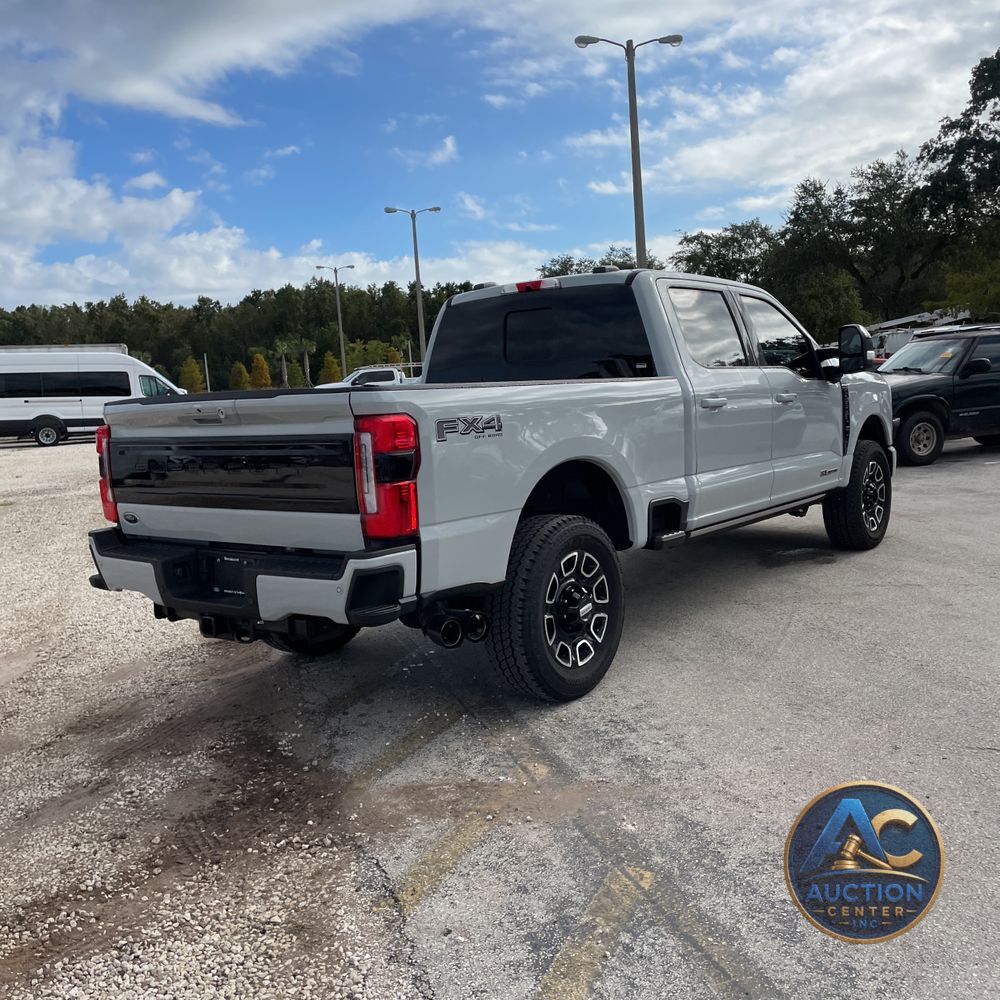 2025 Ford F-350 Super Duty Platinum