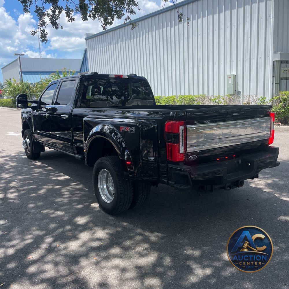2023 Ford F-350 Super Duty Platinum
