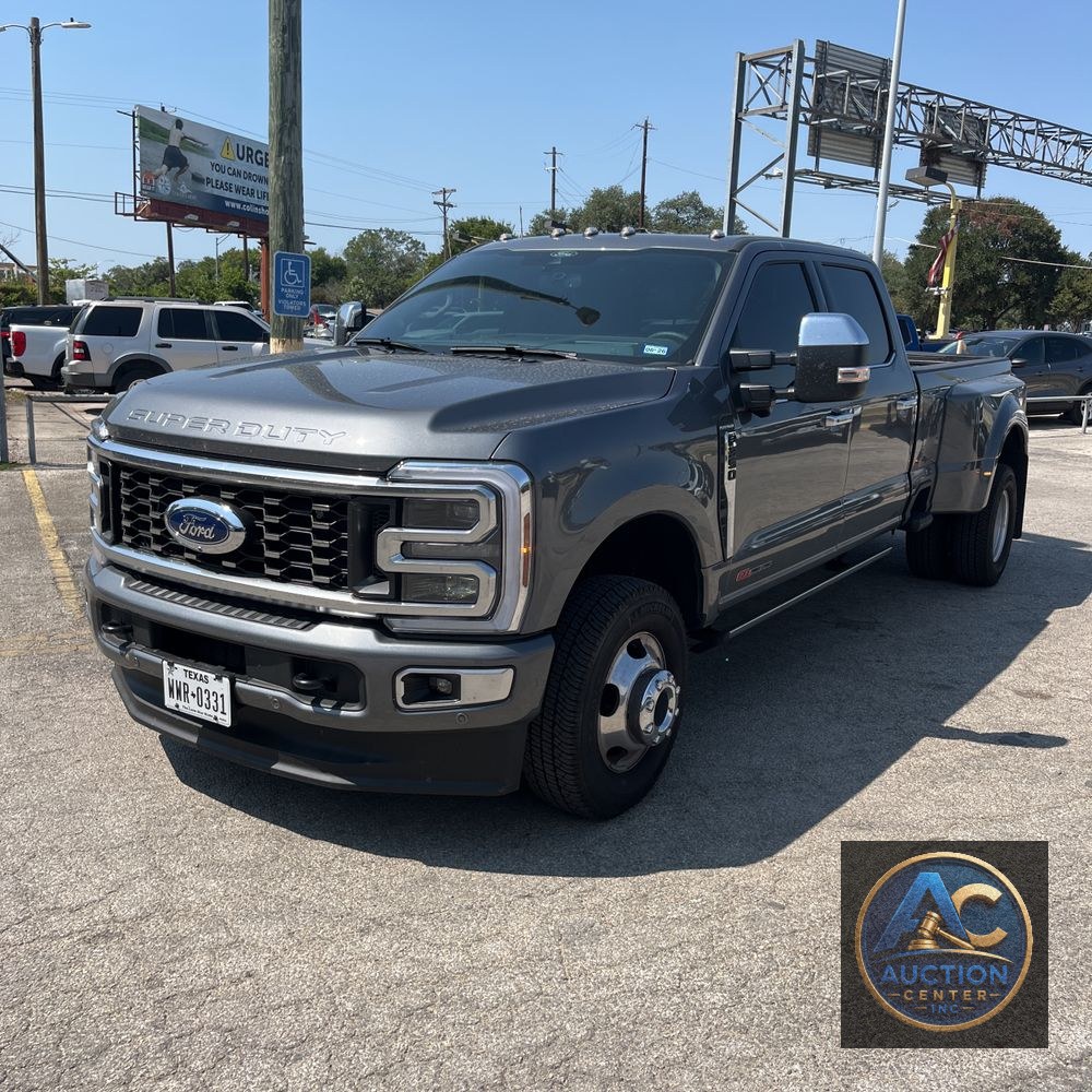 2025 Ford F-350 Super Duty Platinum