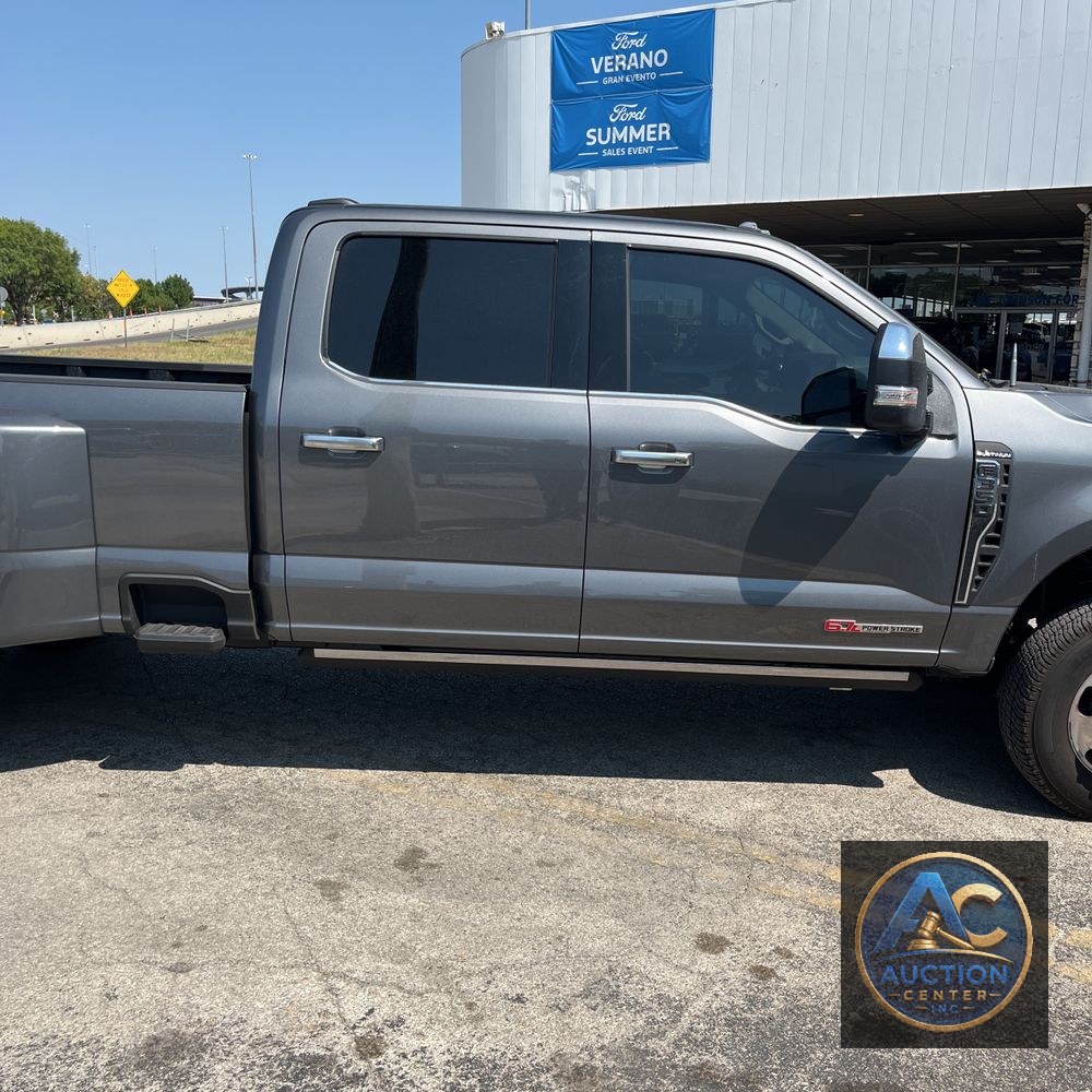 2025 Ford F-350 Super Duty Platinum