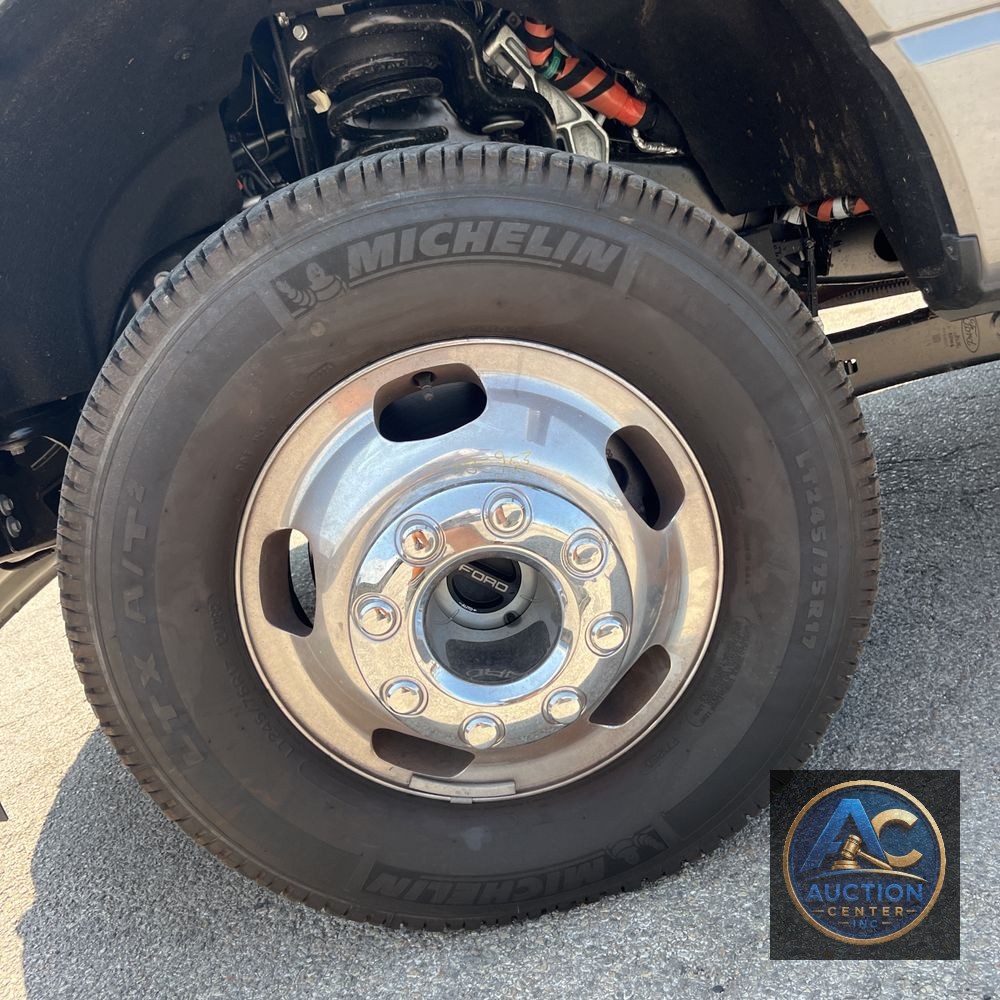 2025 Ford F-350 Super Duty Platinum