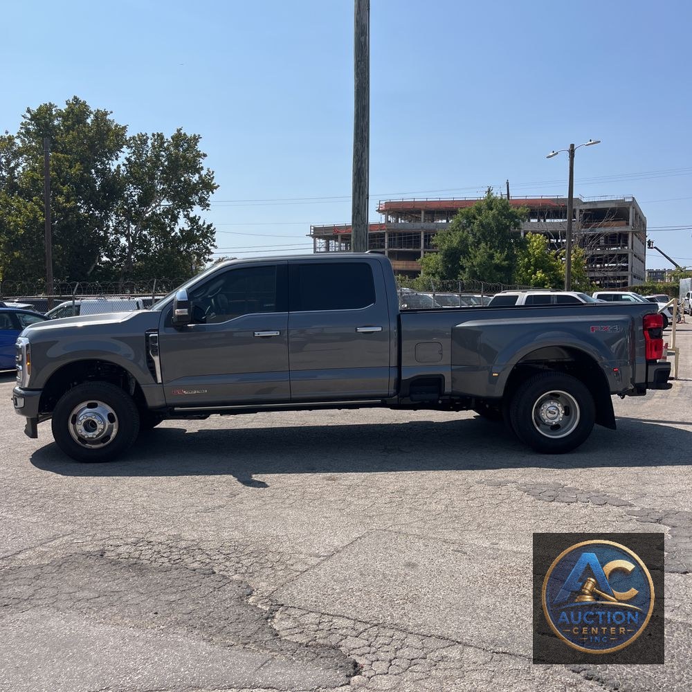 2025 Ford F-350 Super Duty Platinum