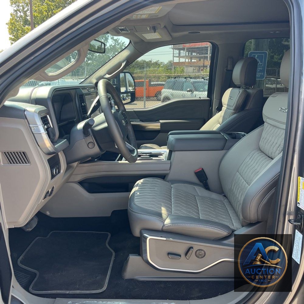 2025 Ford F-350 Super Duty Platinum