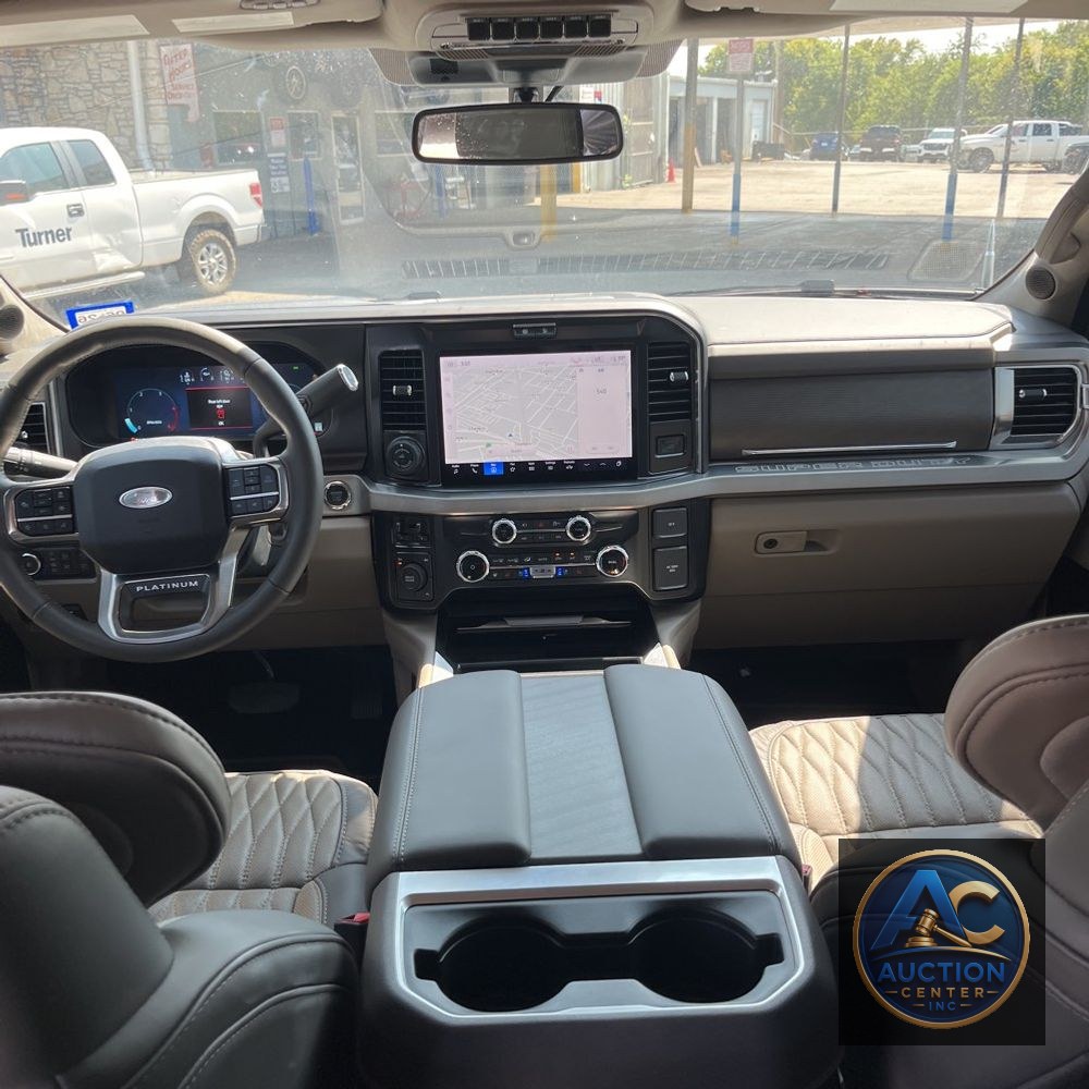 2025 Ford F-350 Super Duty Platinum
