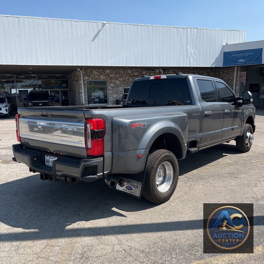2025 Ford F-350 Super Duty Platinum