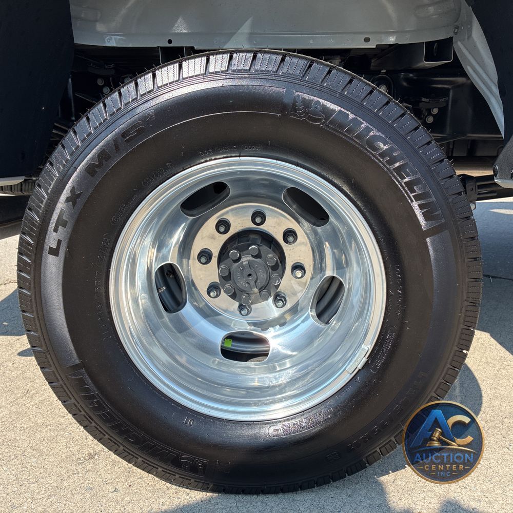 2025 Ford F-350 Super Duty XL
