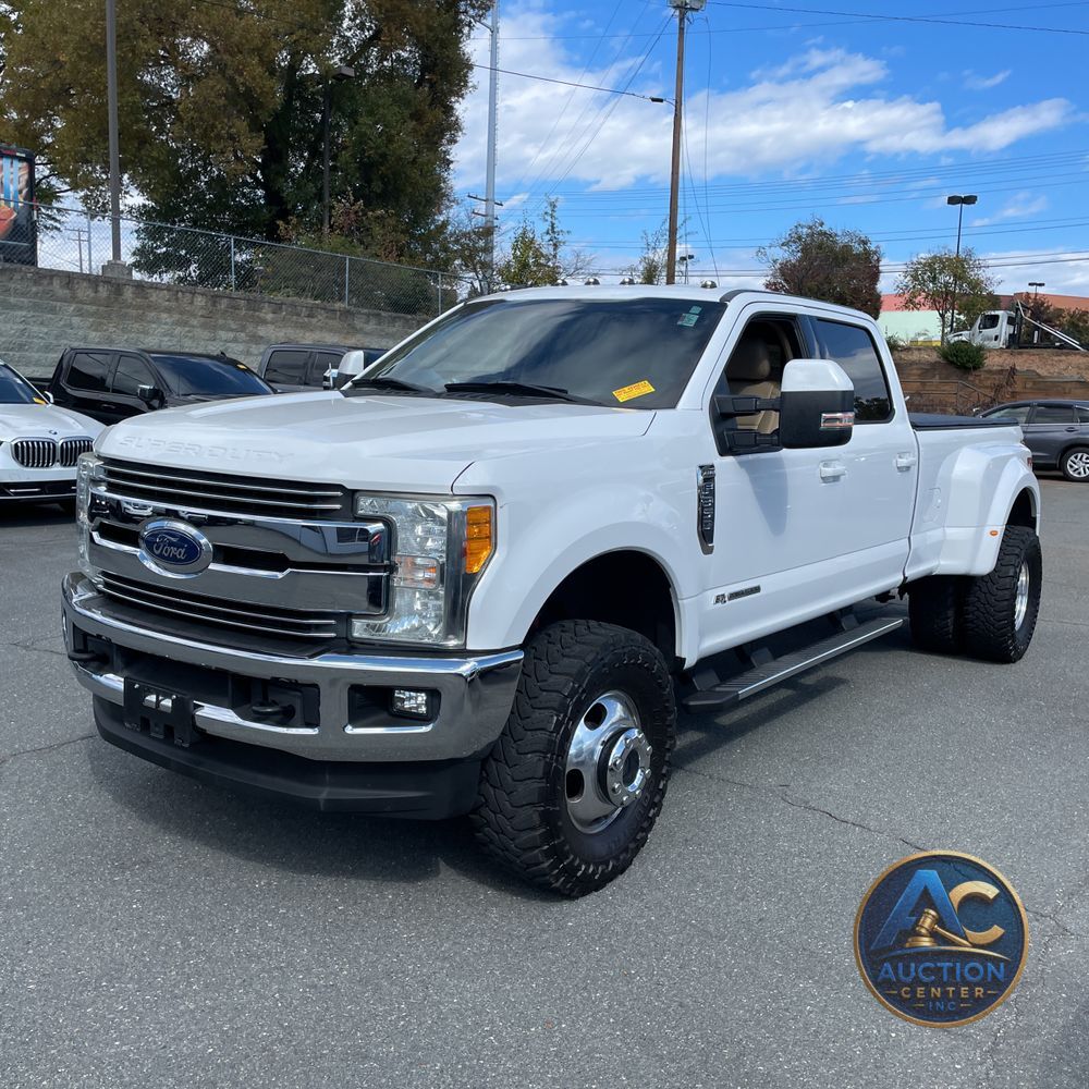 2017 Ford F-350 Super Duty Lariat