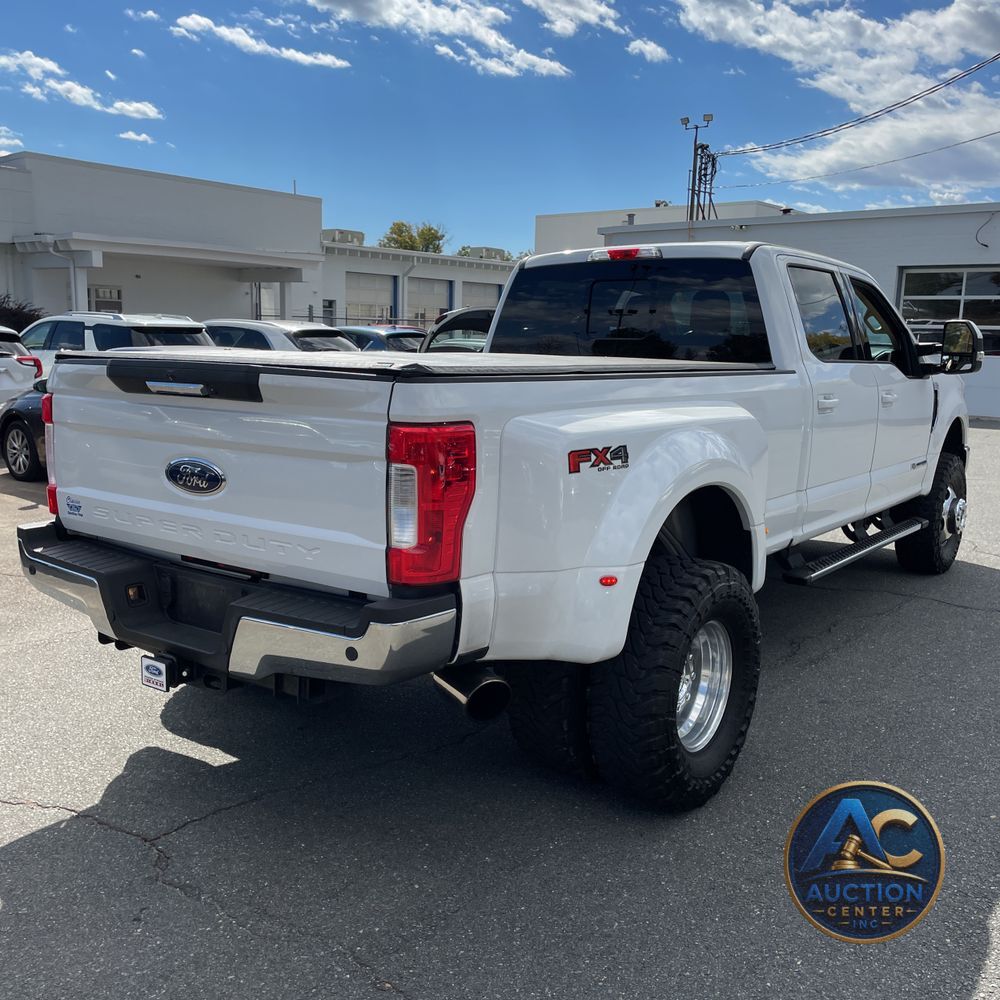 2017 Ford F-350 Super Duty Lariat