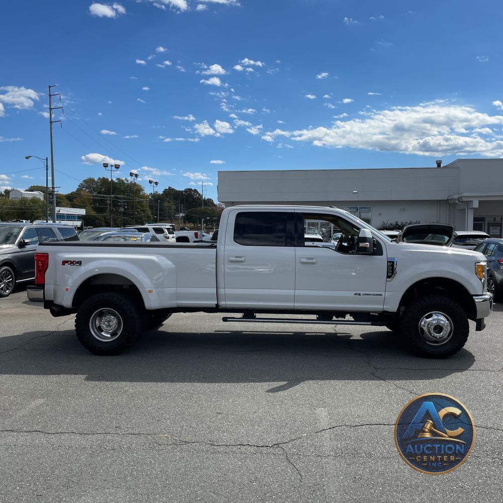 2017 Ford F-350 Super Duty Lariat