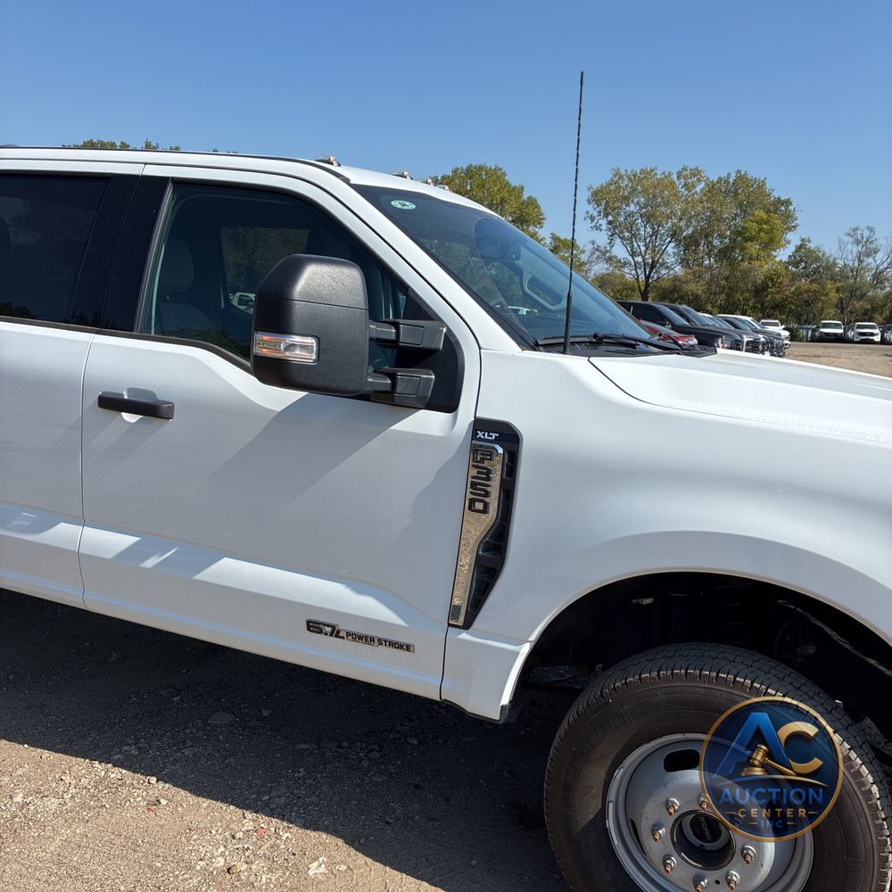2023 Ford F350 S/D XLT