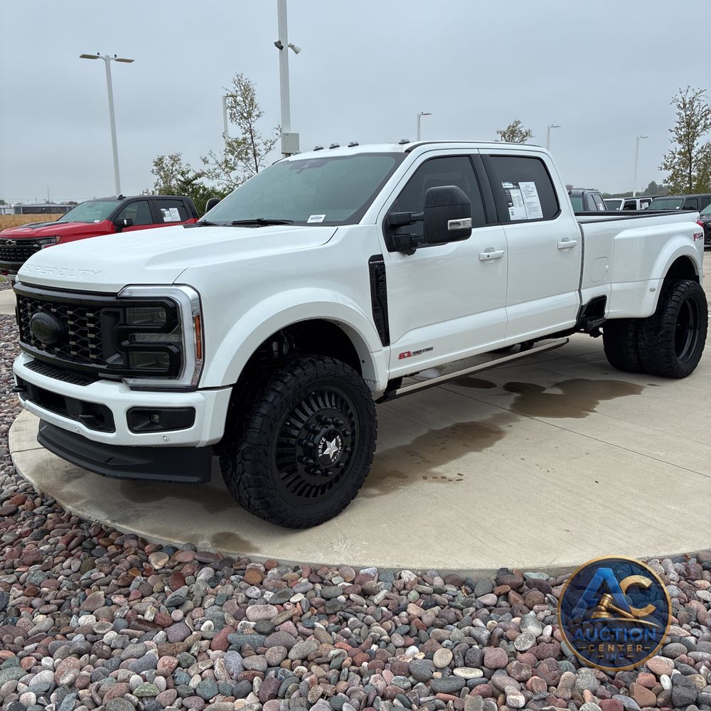 2025 Ford F450SD Platinum