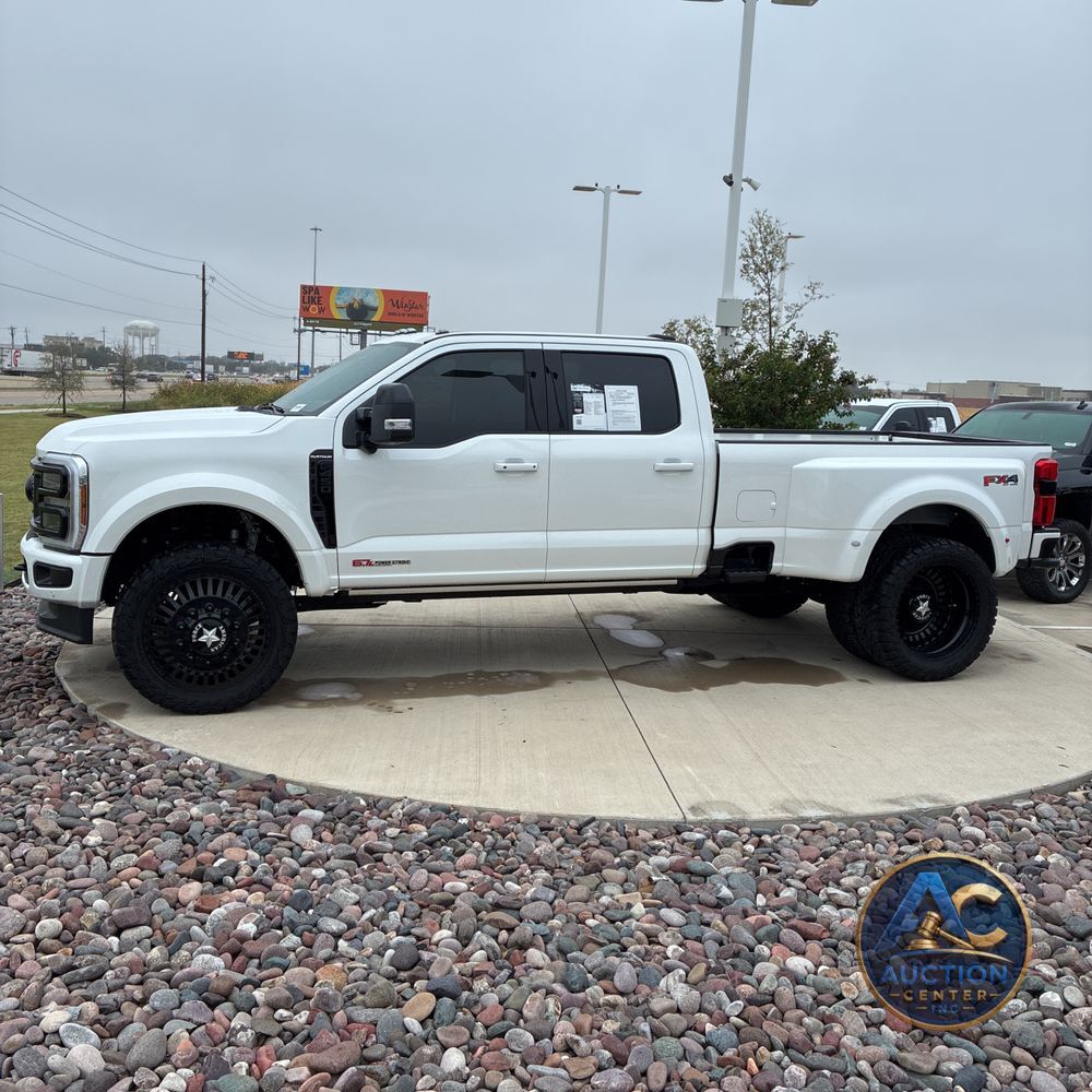 2025 Ford F450SD Platinum