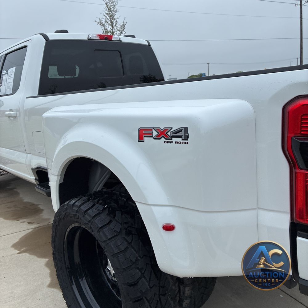 2025 Ford F450SD Platinum