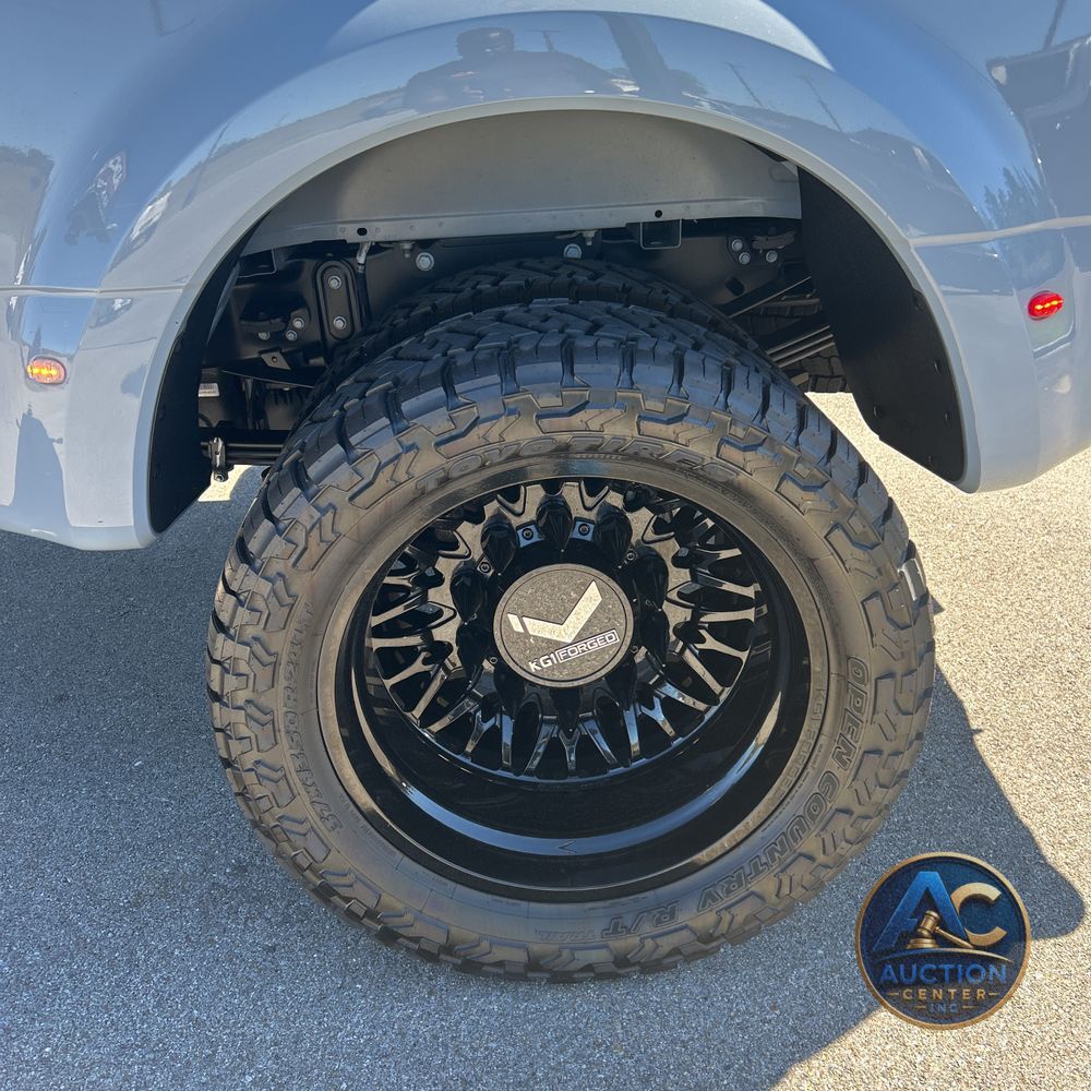 2024 Ford F-450 Super Duty Platinum