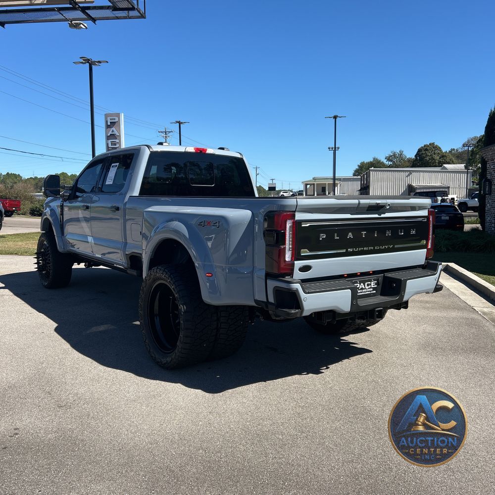 2024 Ford F-450 Super Duty Platinum