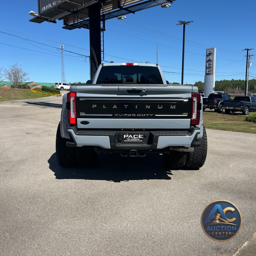2024 Ford F-450 Super Duty Platinum