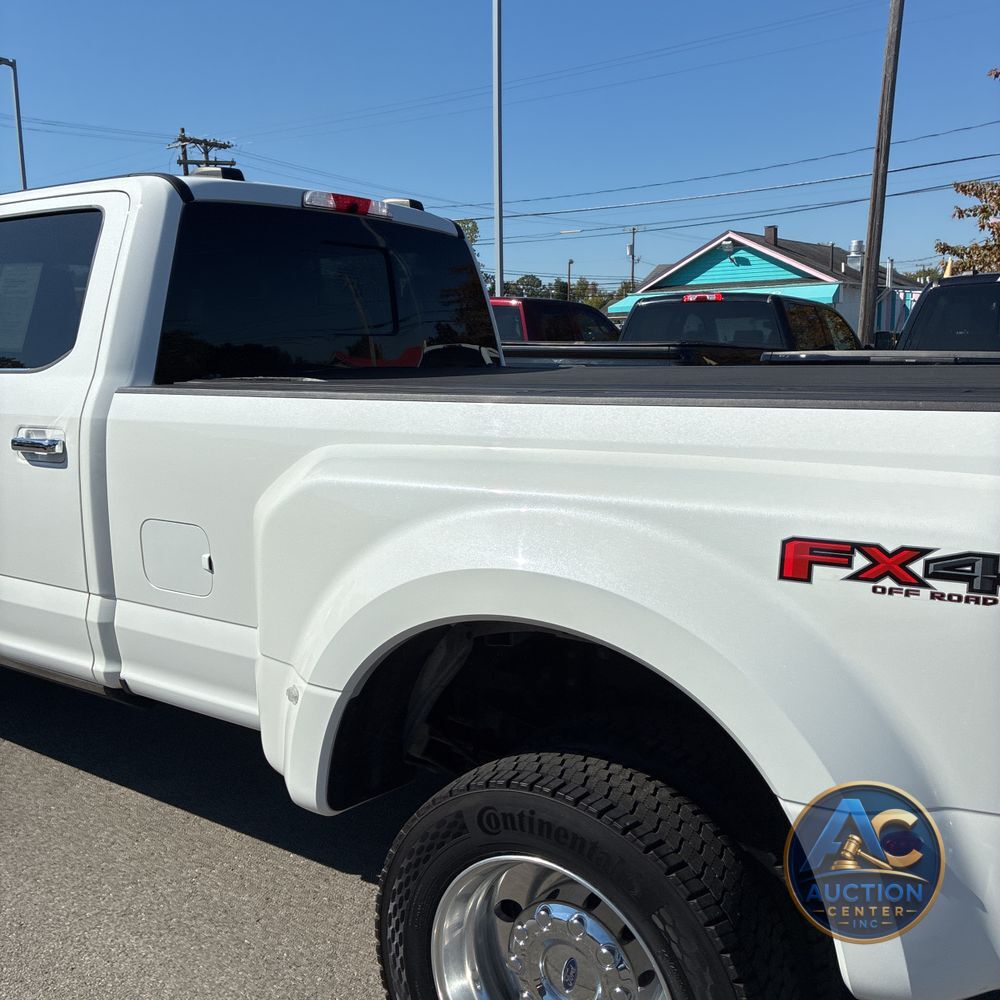 2022 Ford F-450 Super Duty Platinum