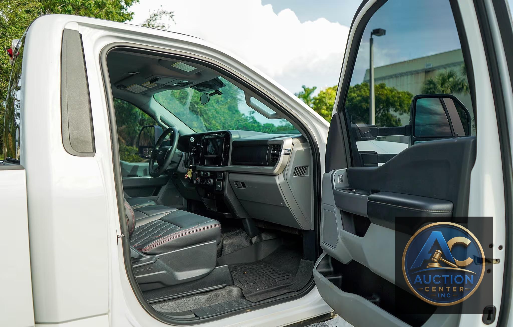 2024 Ford F-450 Super Duty XLT