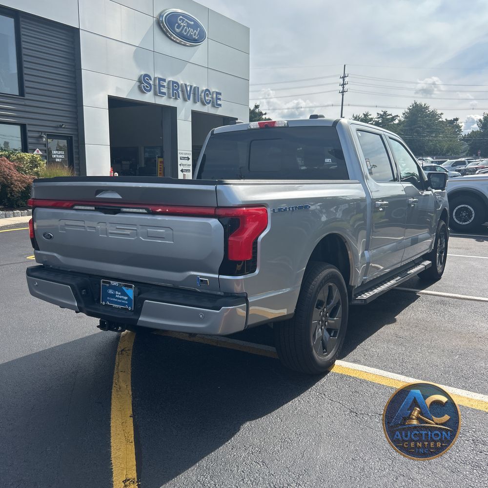 2023 Ford F-150 Lightning Lariat