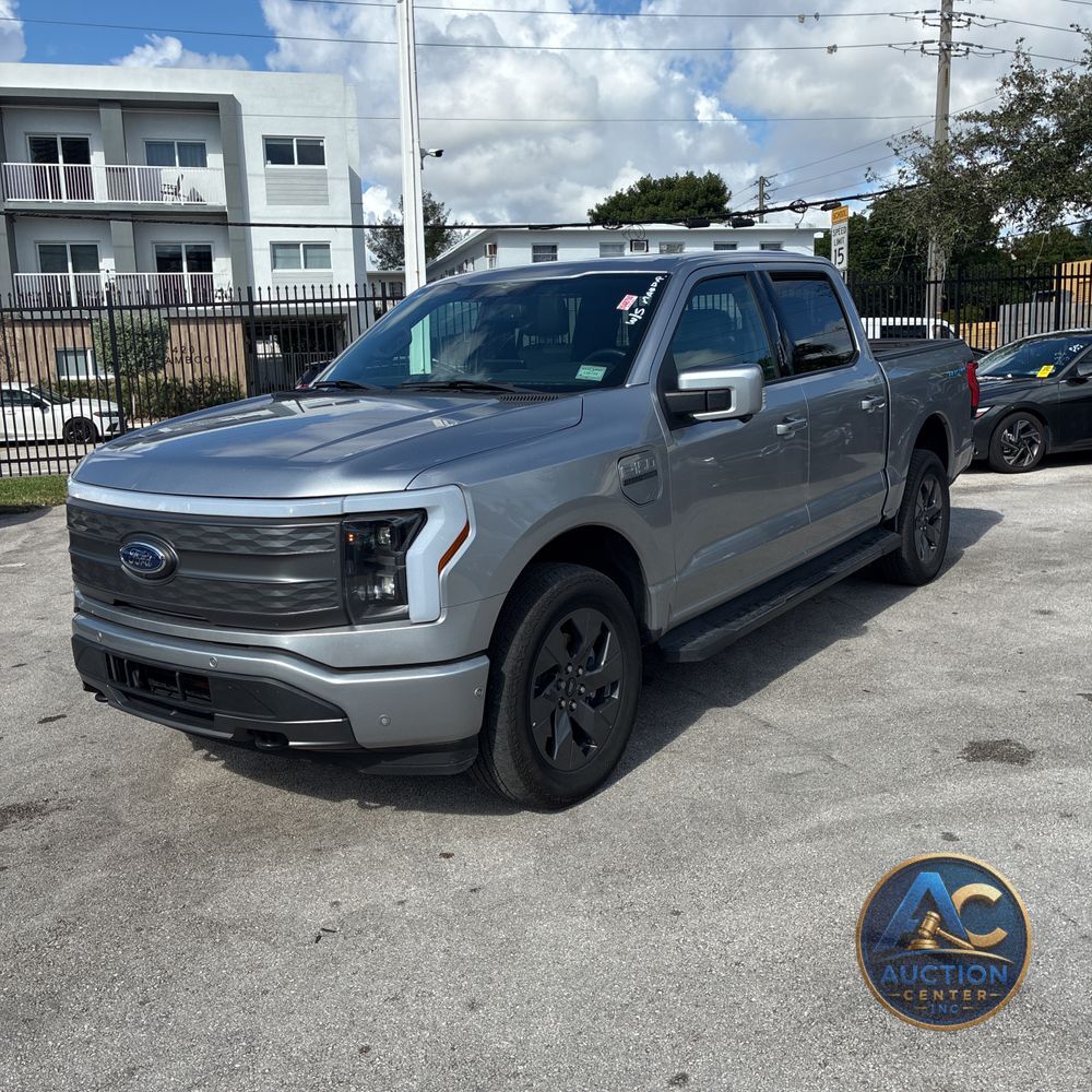 2023 Ford F-150 Lightning Lariat