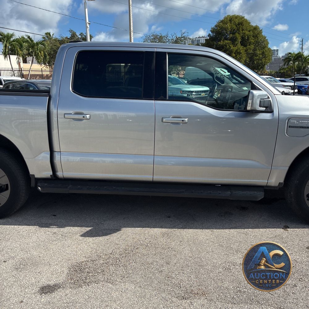 2023 Ford F-150 Lightning Lariat