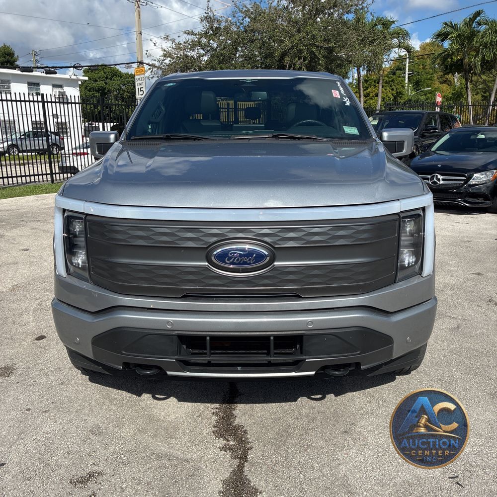 2023 Ford F-150 Lightning Lariat