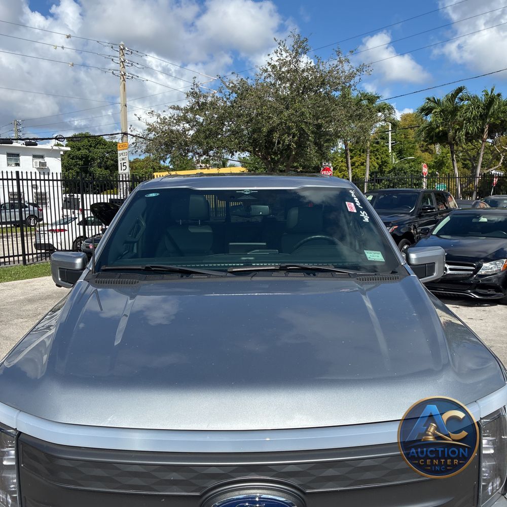 2023 Ford F-150 Lightning Lariat