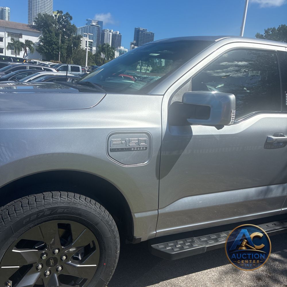 2023 Ford F-150 Lightning Lariat