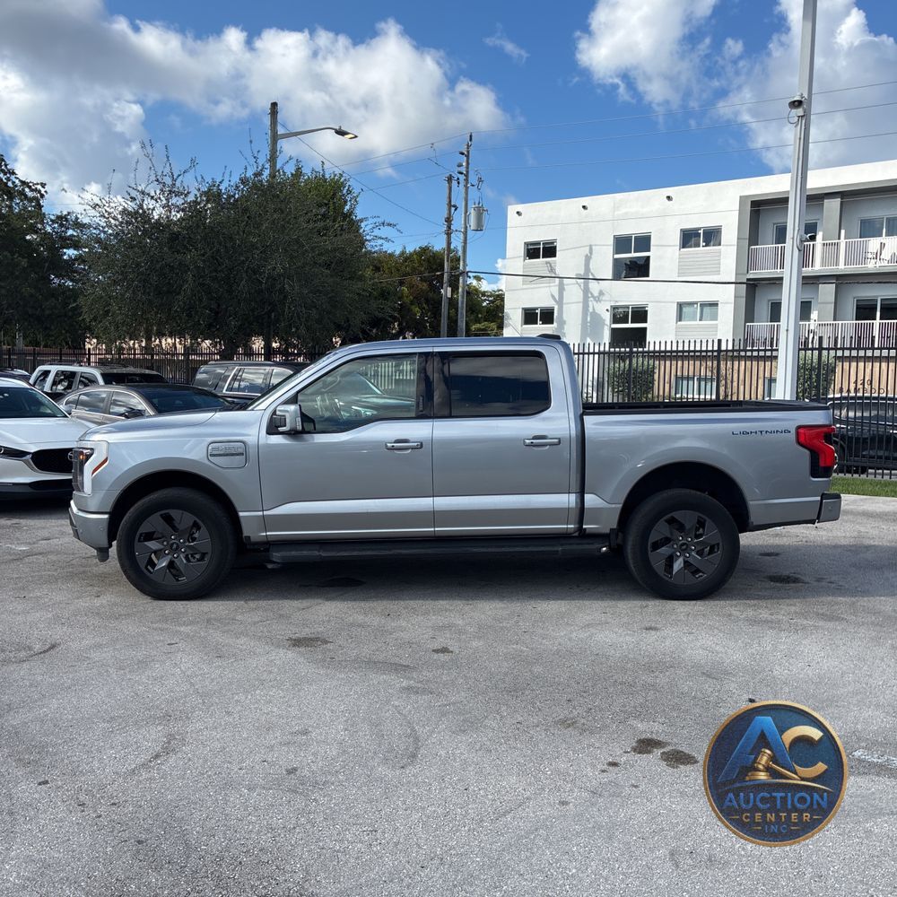 2023 Ford F-150 Lightning Lariat