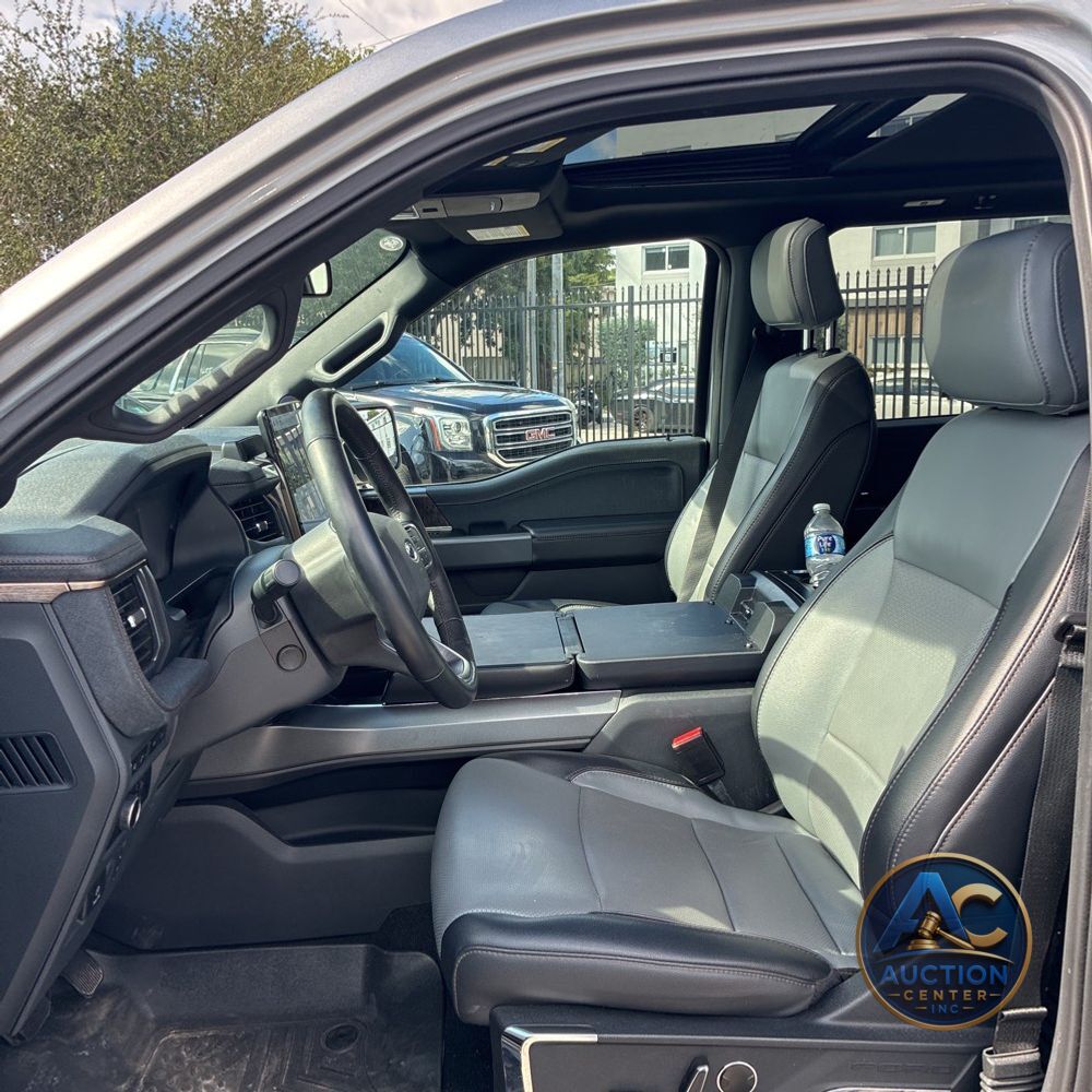 2023 Ford F-150 Lightning Lariat