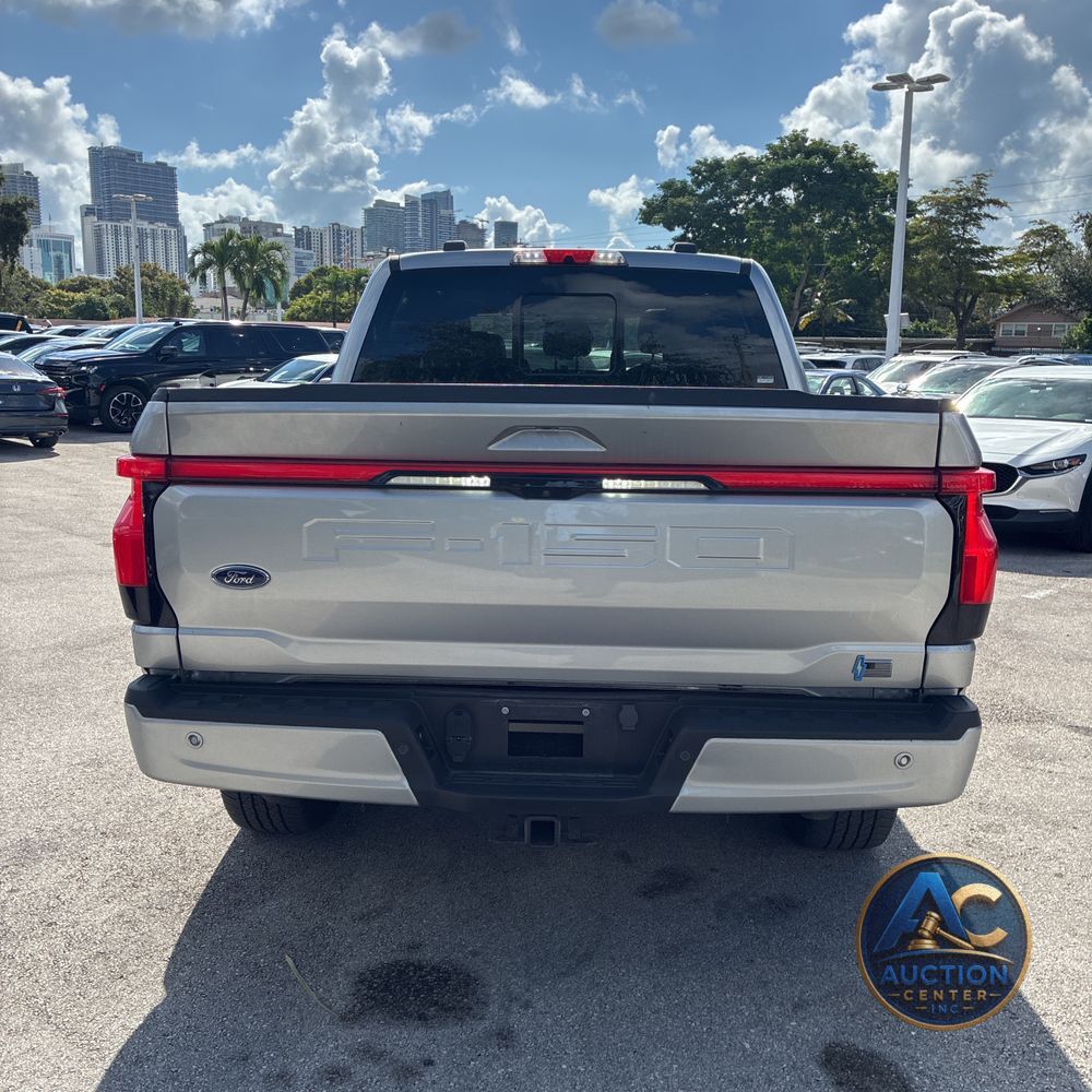 2023 Ford F-150 Lightning Lariat